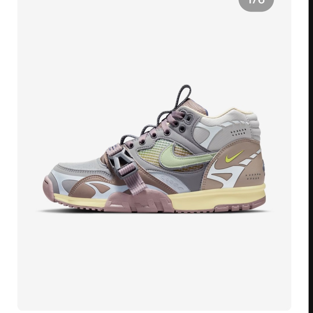 Women’s Sneakers